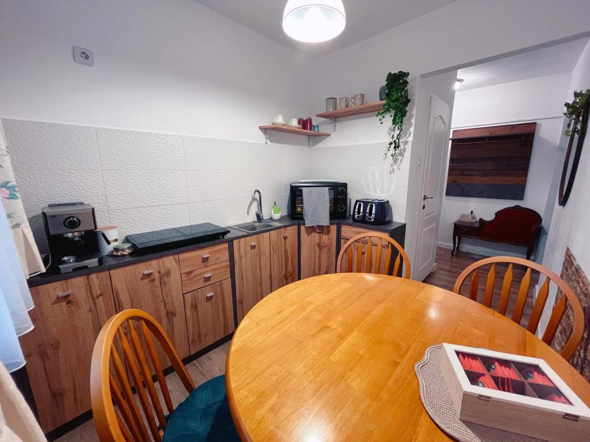 Niran Apartament Oradea Ngoại thất bức ảnh